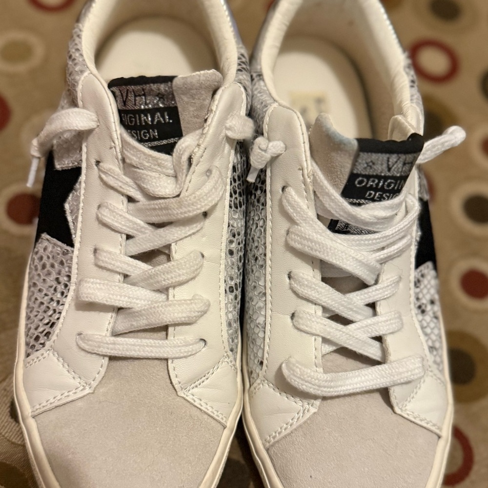 Stylish White and Silver Women's Sneakers - Picture 2 of 8